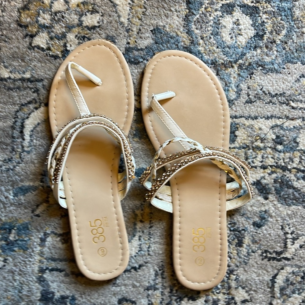 Slippers - Picture 7 of 8